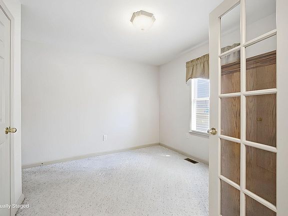 5th image of 153 Gainsway Dr