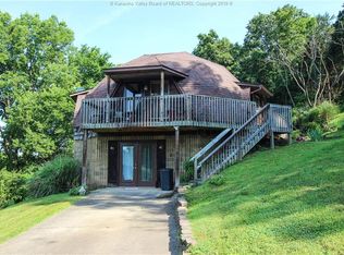 207 Limestone Dr, Eleanor, WV 25070