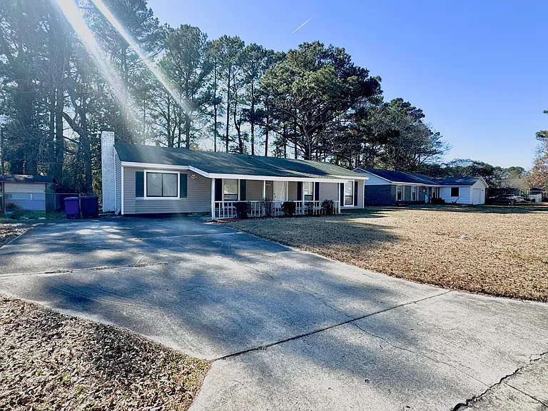 1007 Brynn Marr Rd — Photo 3