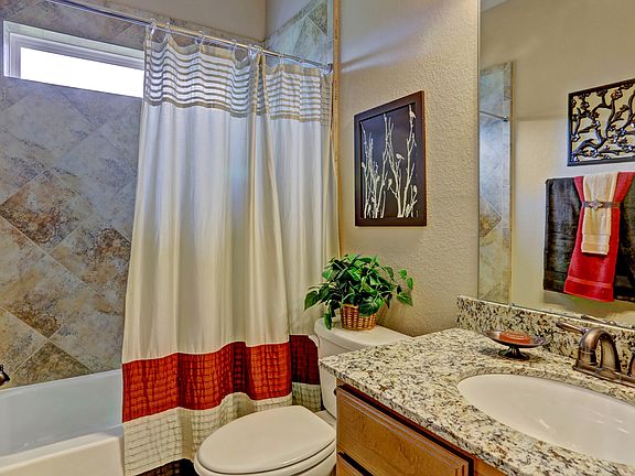 Secondary full bath