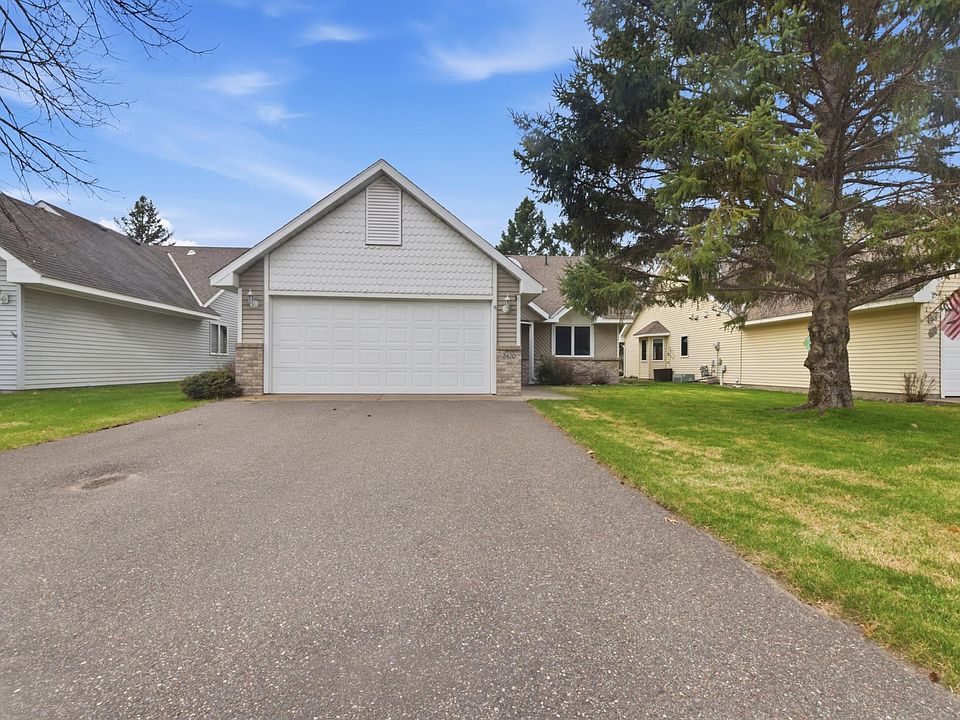 1st image of 2420 Woodridge Ln