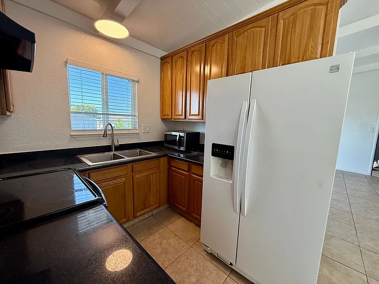 1805 Bradford Way — Photo 5