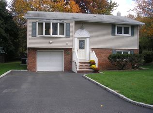 103 Santa Fe Trl, Hopatcong, NJ 07843