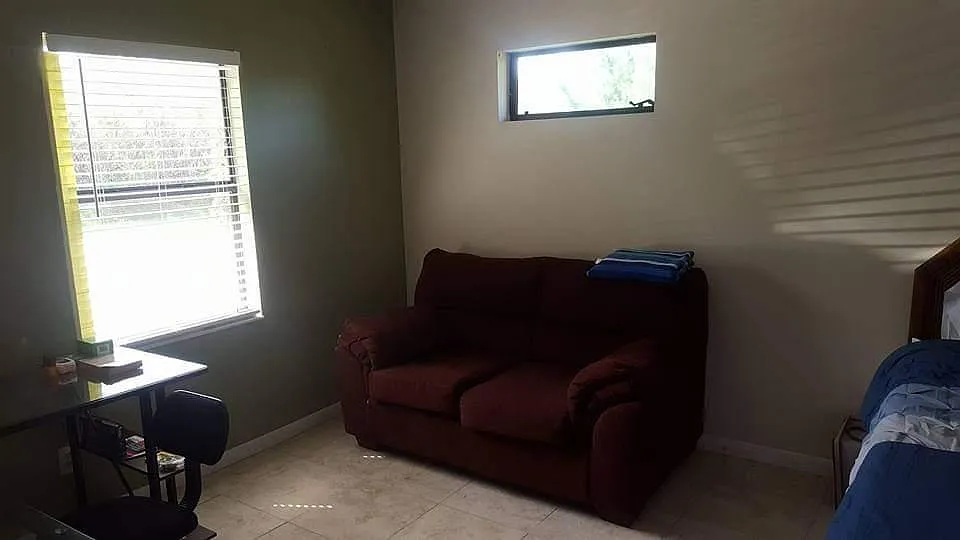 549 SW Fredrica St — Photo 3