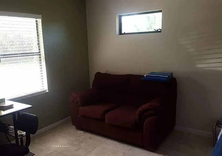 549 SW Fredrica St — Photo 3