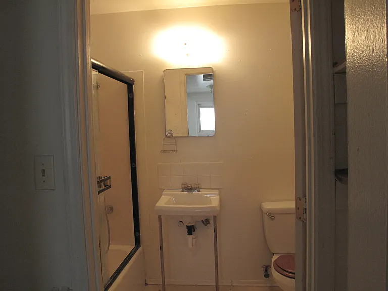 621 Shattuck Ave S #3 — Photo 3
