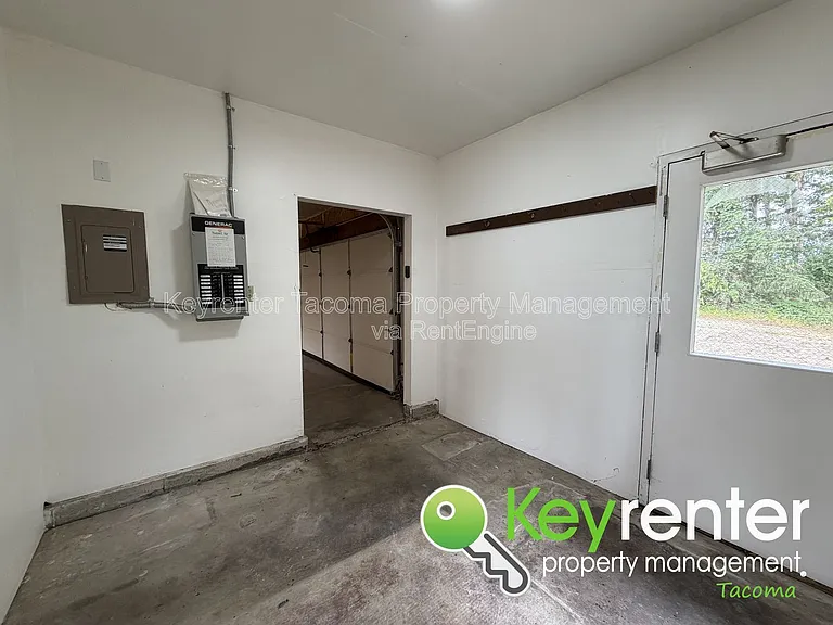 629 Sandra Lee Ct SE — Photo 16