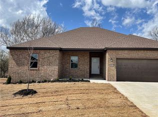 525 Ryder St, Gentry, AR 72734