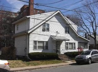28 Vineyard Pl, Passaic, NJ 07055