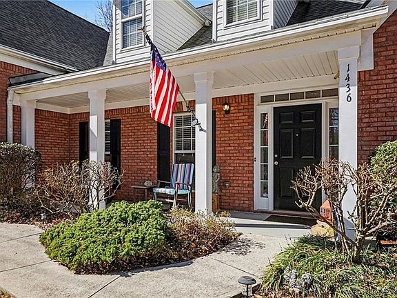 3rd image of 1436 Oak Grove Dr