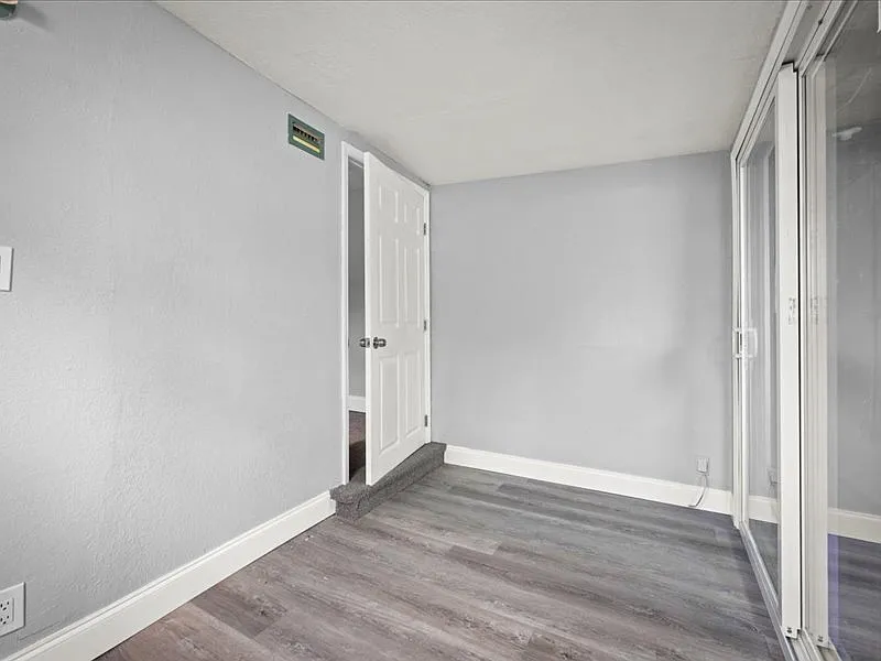 Building Photo - 106 N Rodriquez St