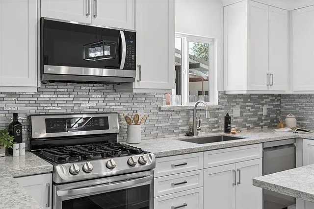 667 Howard St #667 — Photo 7
