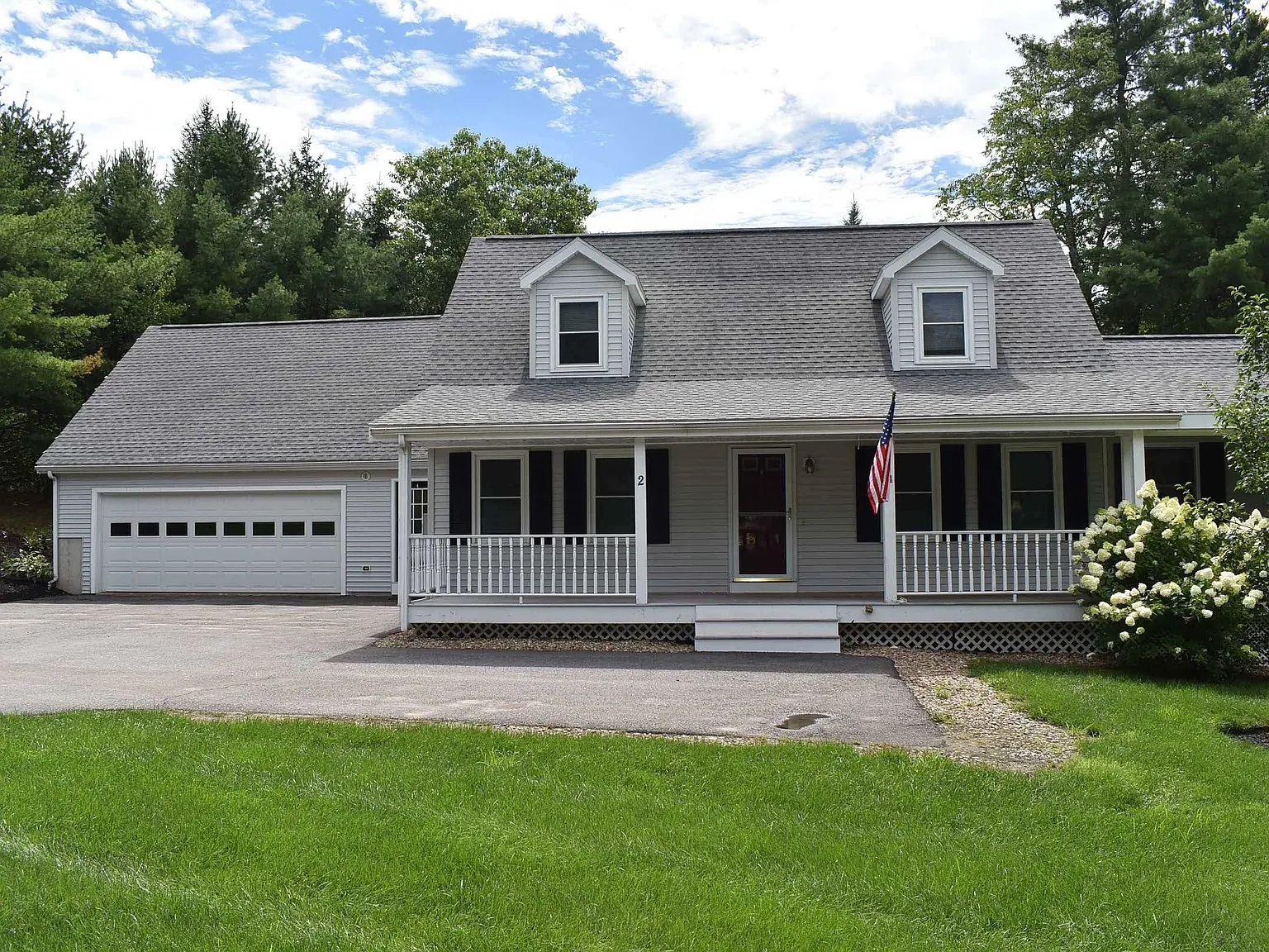 4 bed, 2.5 bath, 2617 sqft, $4,000 — Photo 1