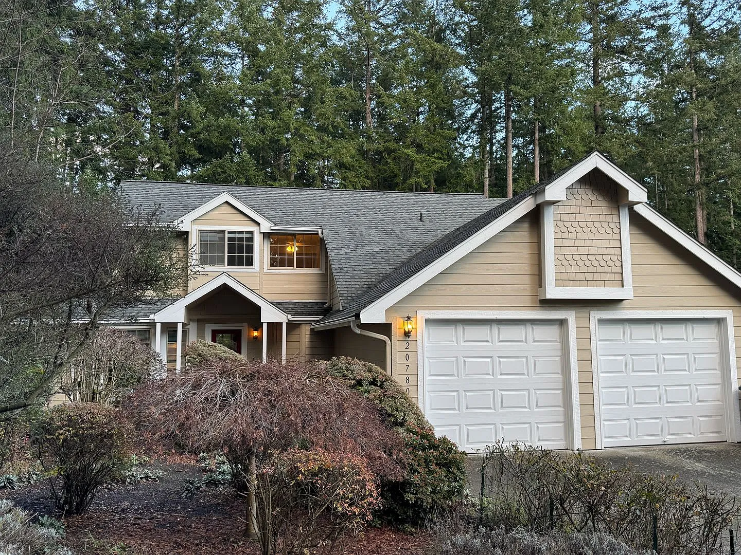 Poulsbo - perfectly charming 2 story with main floor primary suite — Photo 2