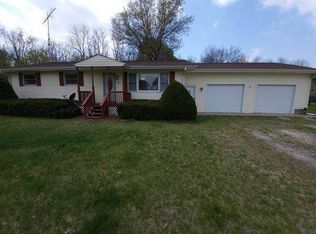 1402 Township Road 2450n, Oquawka, IL 61469