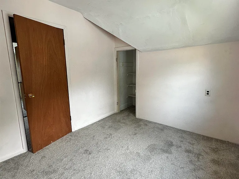 235 S Seminary St — Photo 27