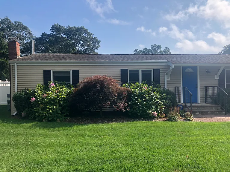 30 Tulip Ave — Photo 40