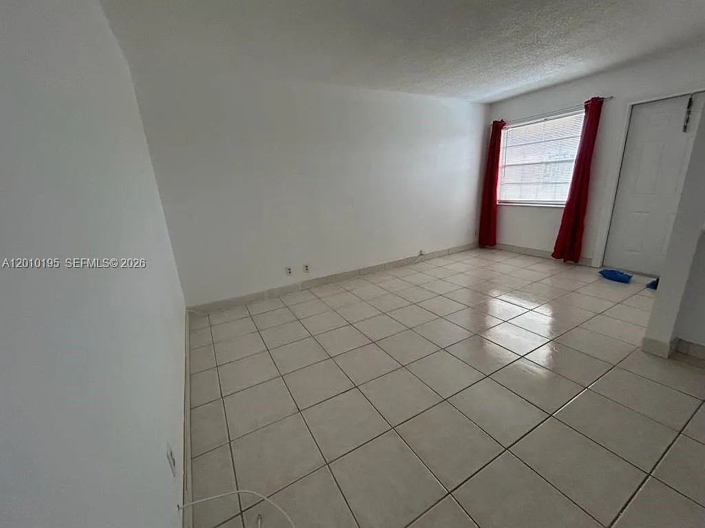 Warrenton House Condo — Photo 4
