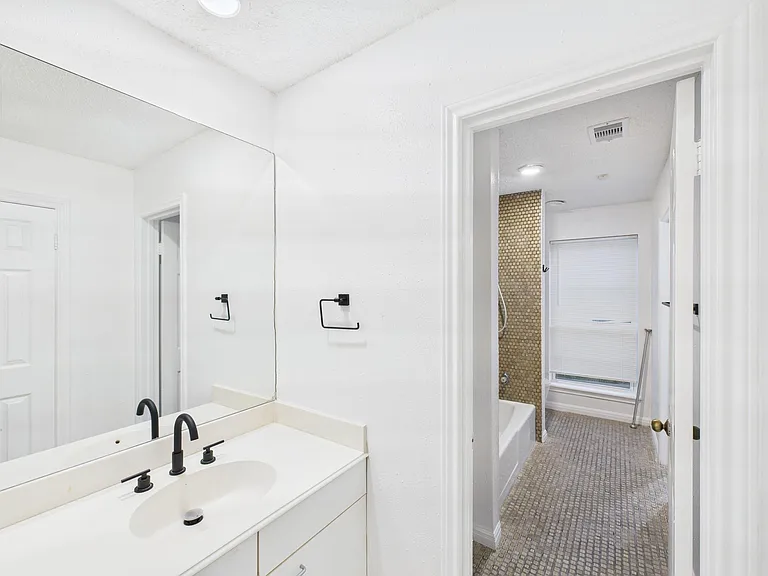 7610 Hopewell Ln — Photo 18