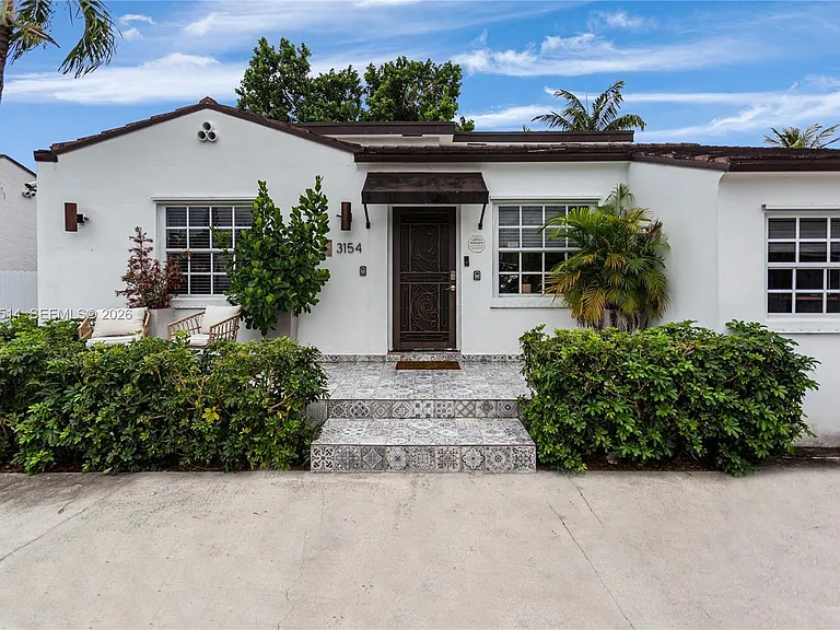 3154 SW 5th St — Photo 3