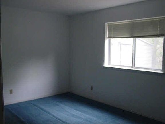 4th image of 402 Blanco St