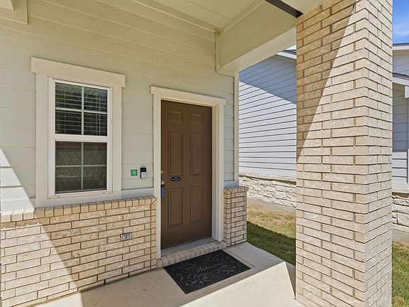 2nd image of 15055 Summer Lynn Pl