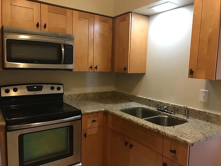 1515 Markdale St E — Photo 12