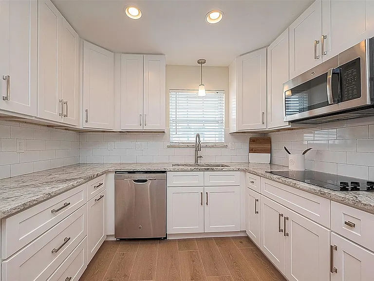 10306 Bob White Dr — Photo 10