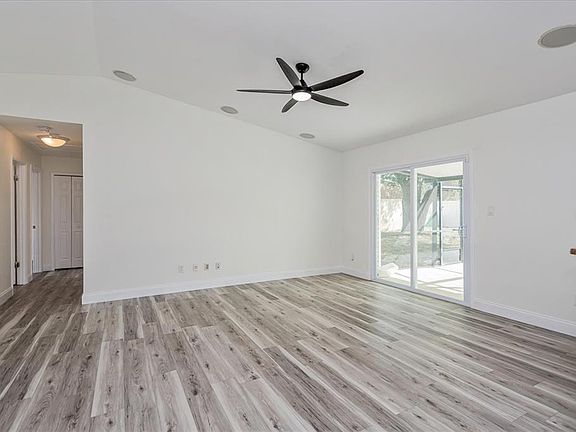 5th image of 414 TRANQUILLE OAKS DRIVE