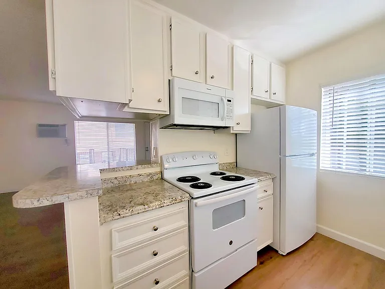 5614 Lauretta St — Photo 4