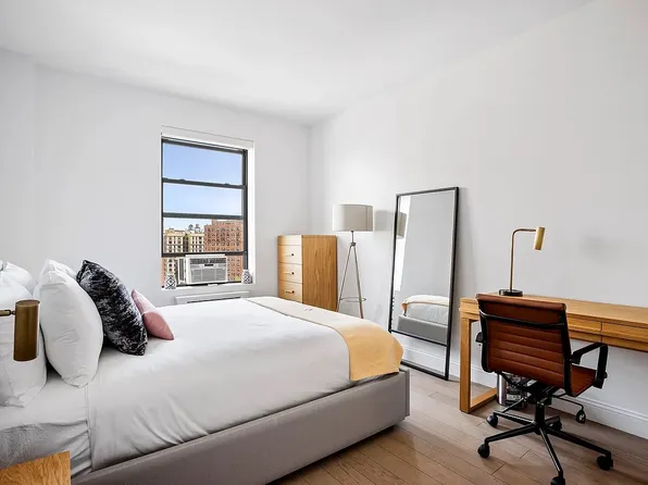 915 West End Avenue image 5 of 11