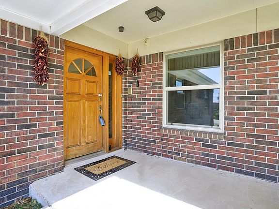 3rd image of 2712 Eastridge Dr NE