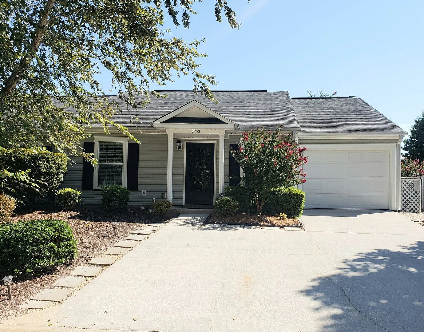Fully Furnished - 5202 Aruba Circle In Augusta - Cute Farmhouse Look, 3 Bedrooms, 2 Bath, 1 Car G... — Photo 2