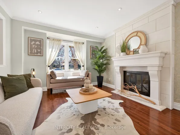 3976 Taffey Cres, Mississauga, ON L5L 2A7