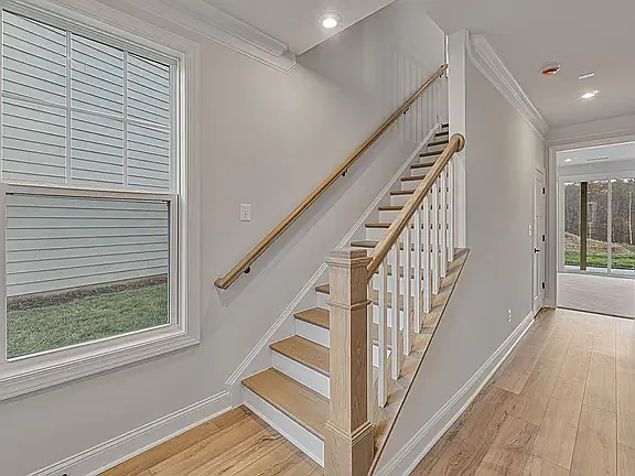 1320 Laconia Ln — Photo 8