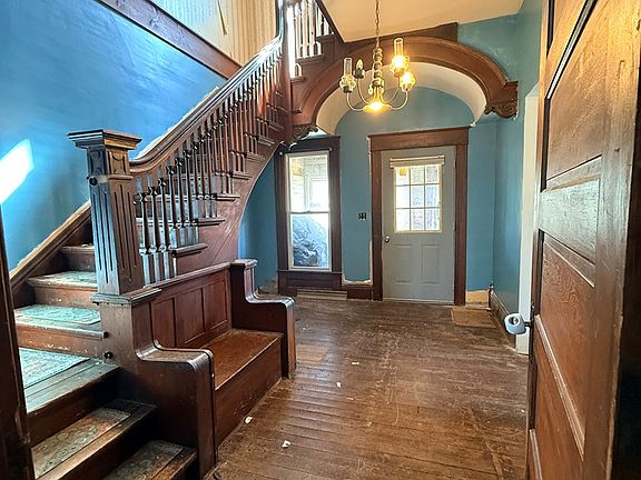 6th image of this home