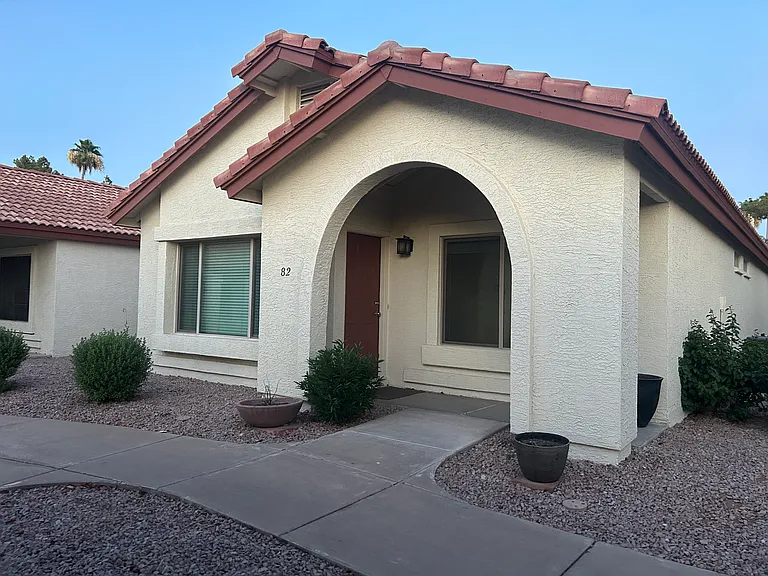 1120 N Val Vista Dr #82 — Photo 1