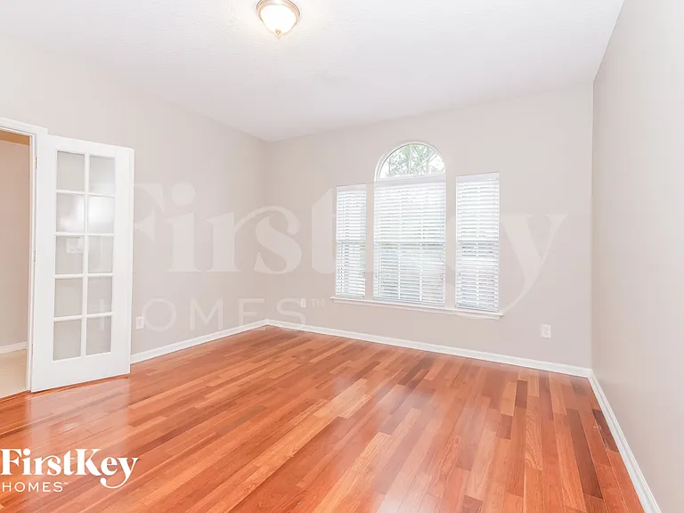 2970 Thorncrest Dr — Photo 9