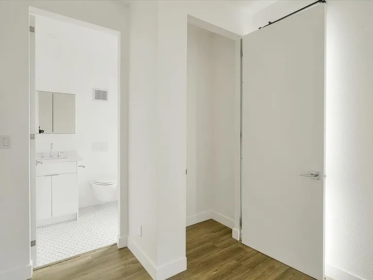 4553 Saturn St — Photo 17