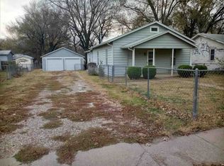 109 N Indiana St, Winfield, KS 67156