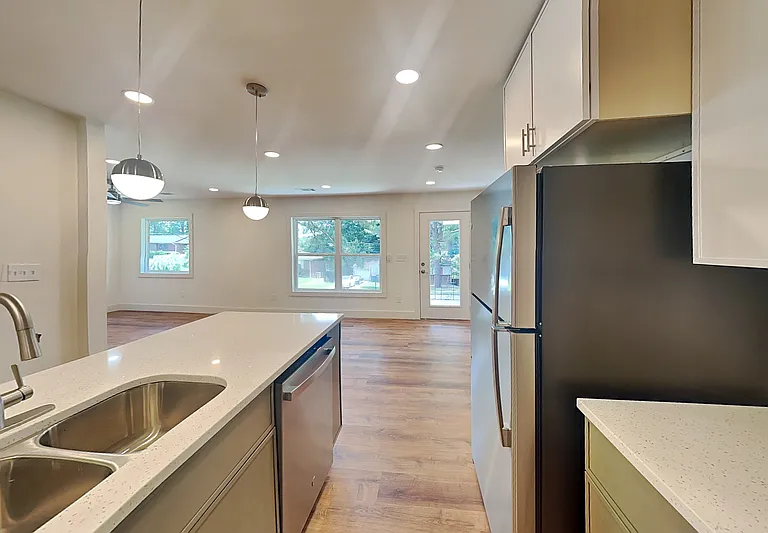 360 Simpson Ter NW — Photo 5
