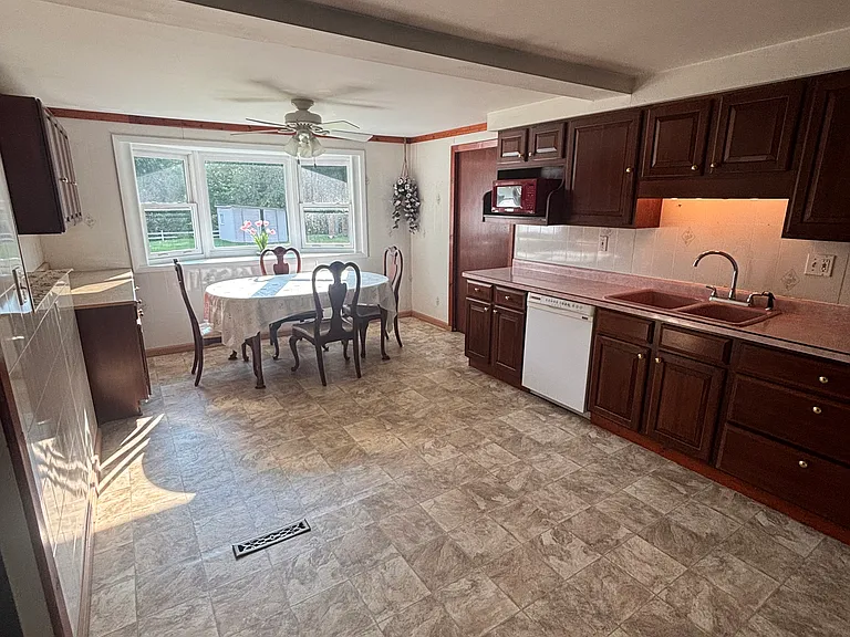 225 Fairhaven Dr — Photo 19