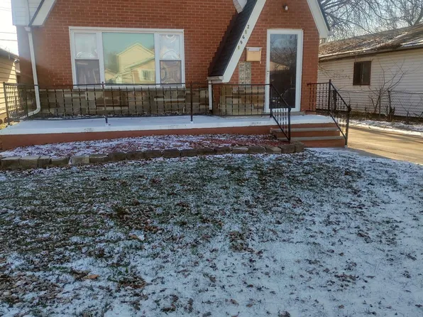 19612 Opal St, Clinton Township, MI 48035