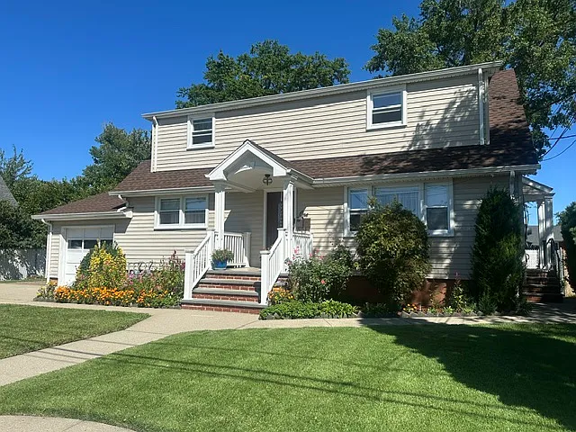 2 bed, $2,100 — Photo 2