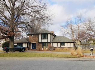 110 Kisiwa Pkwy, Hutchinson, KS 67502
