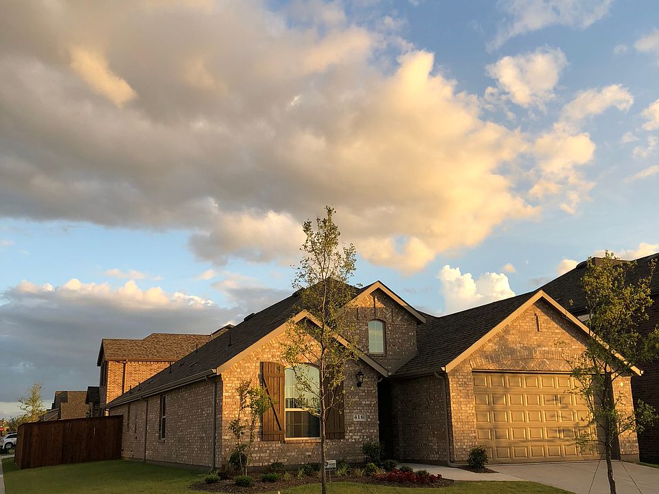2nd image of 416 Laughlin Ln
