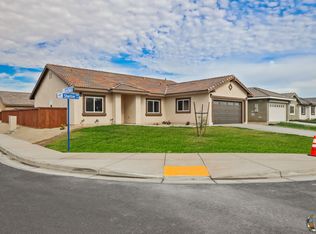 951 Shelbie Ave, Brawley, CA 92227
