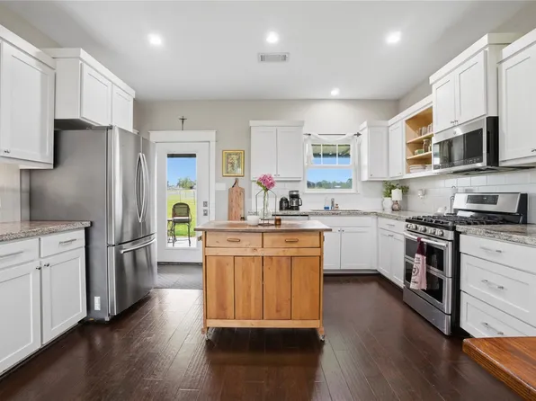 5037 Horseshoe Dr, Anderson, TX 77830