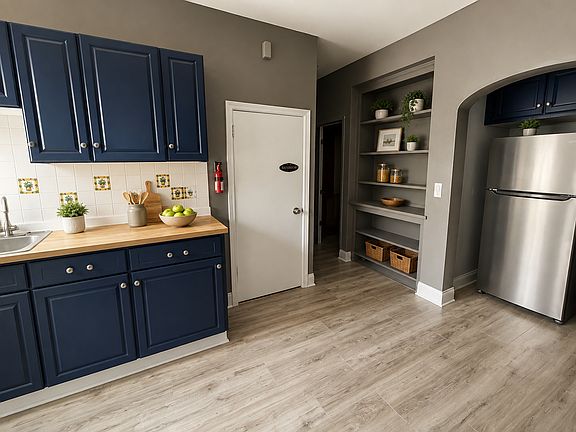 3rd image of 600 5th Ave Floor 2