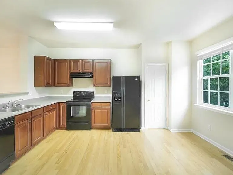 2251 Landing Ridge Dr — Photo 10